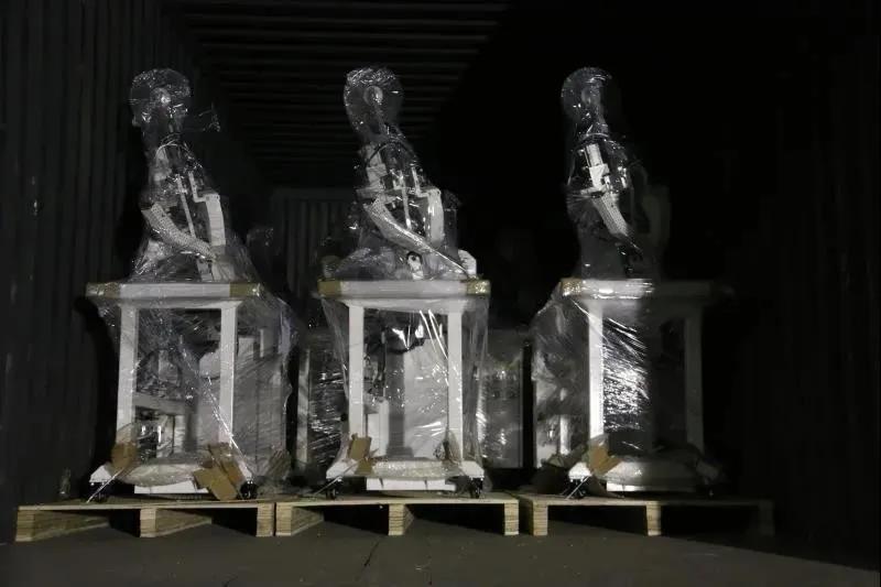 防護服壓條機交付